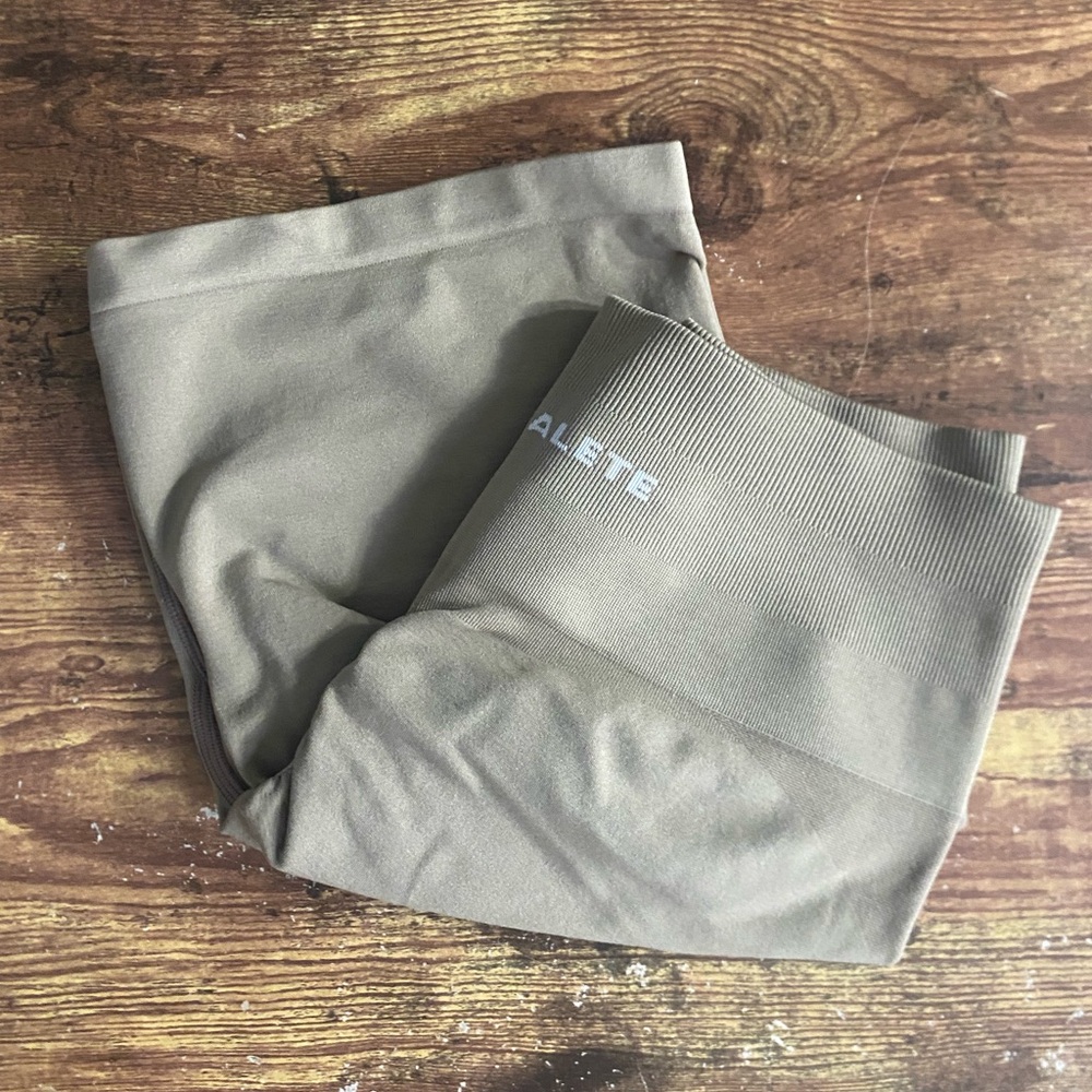 ALPHALETE: amplify short